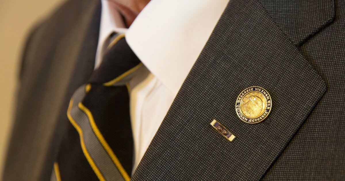 Benefits of Volunteer pins cheap