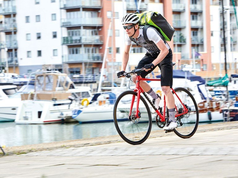 How Do Cycling Jerseys Help You Keep Safe While Cycling?
